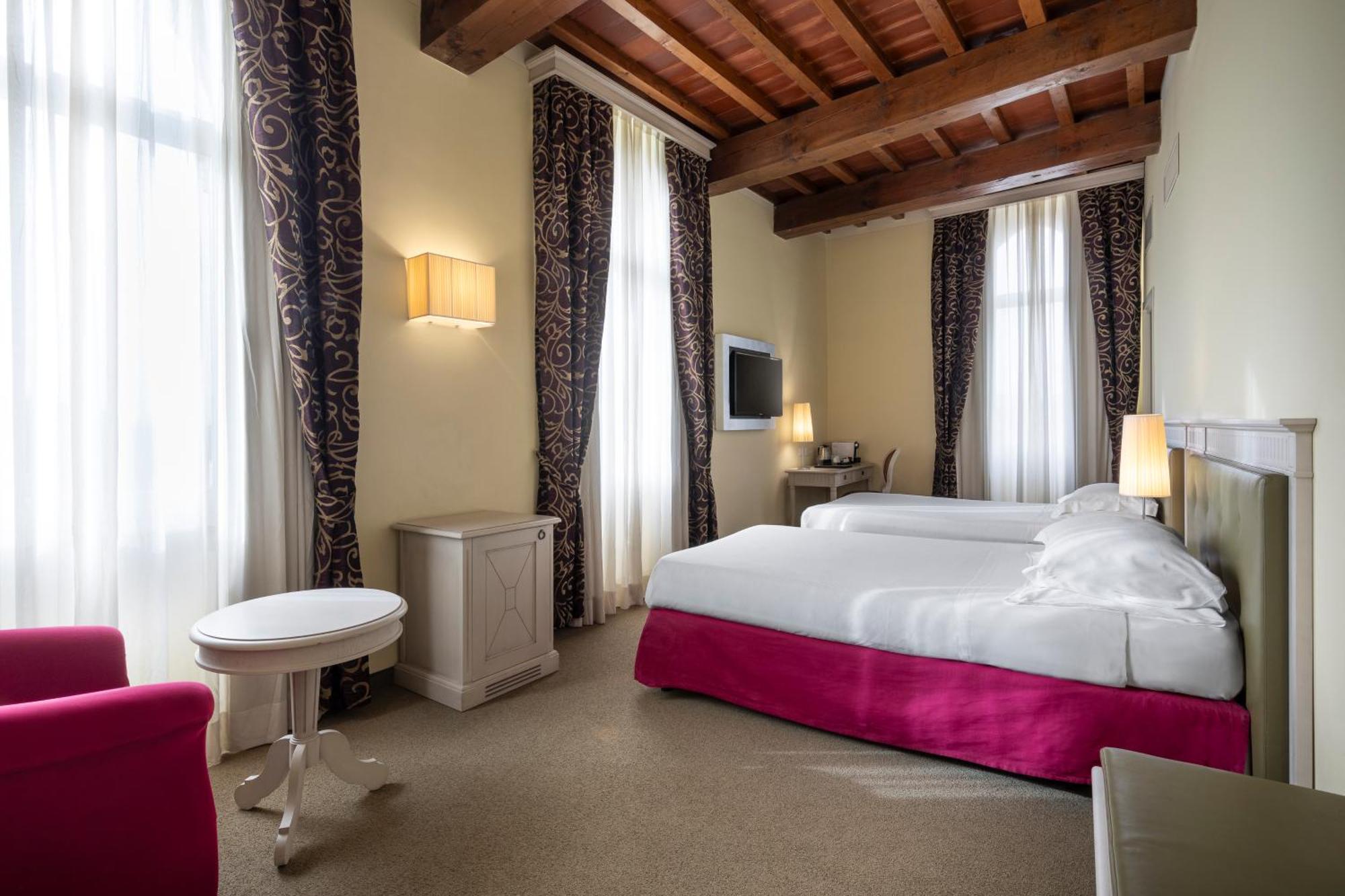 Lhp Hotel Чертальдо Екстер'єр фото